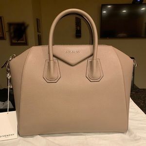 SOLD Givenchy Antigona Medium